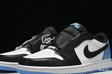 Retro CZ0790-104 Low OG UNC 1 Jordan 0524